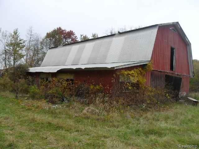 2750 Rochester Road Leonard, MI 48367 - Photo 12 of 12 SAM_4344