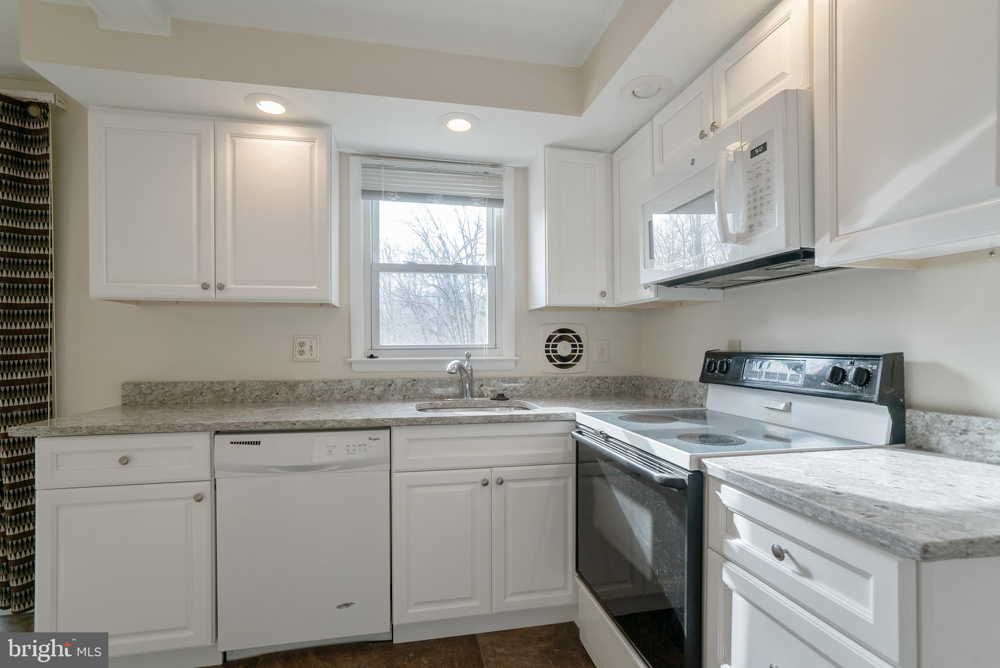 9500 Gunview Road Baltimore, MD 21236 - Photo 29 of 42