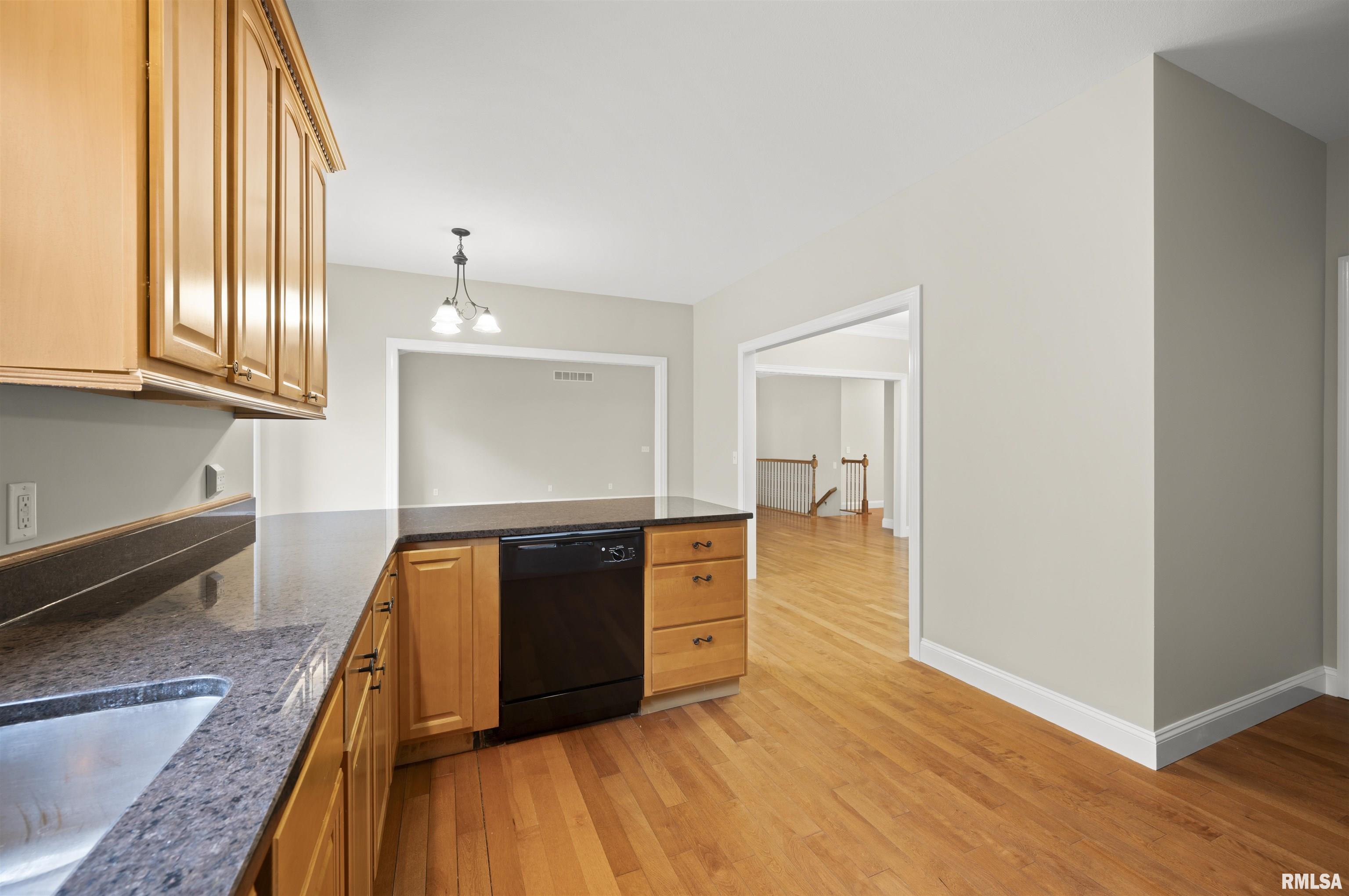 2139 West Geneva Road Peoria, IL 61615 - Photo 12 of 33 Gallery Image 12
