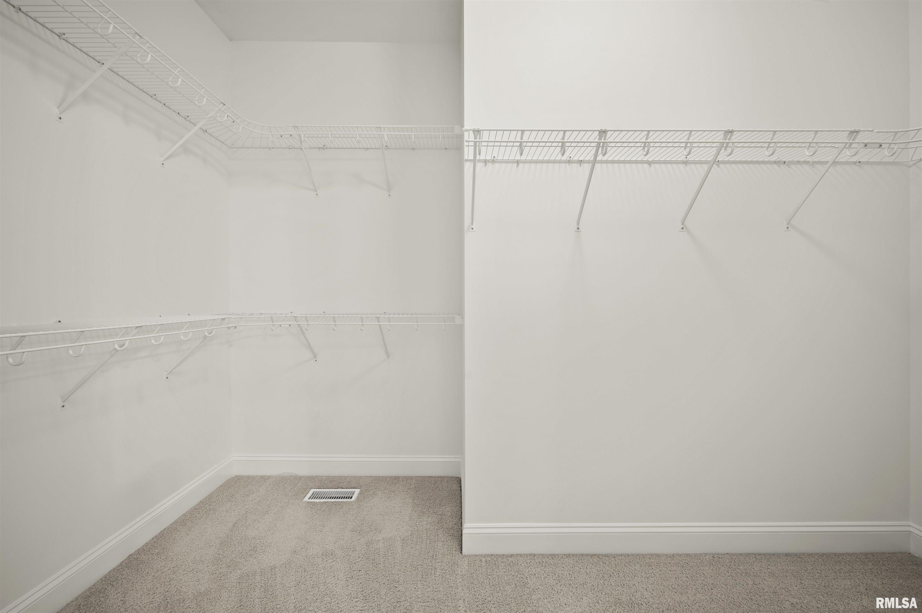 2139 West Geneva Road Peoria, IL 61615 - Photo 19 of 33 Gallery Image 19