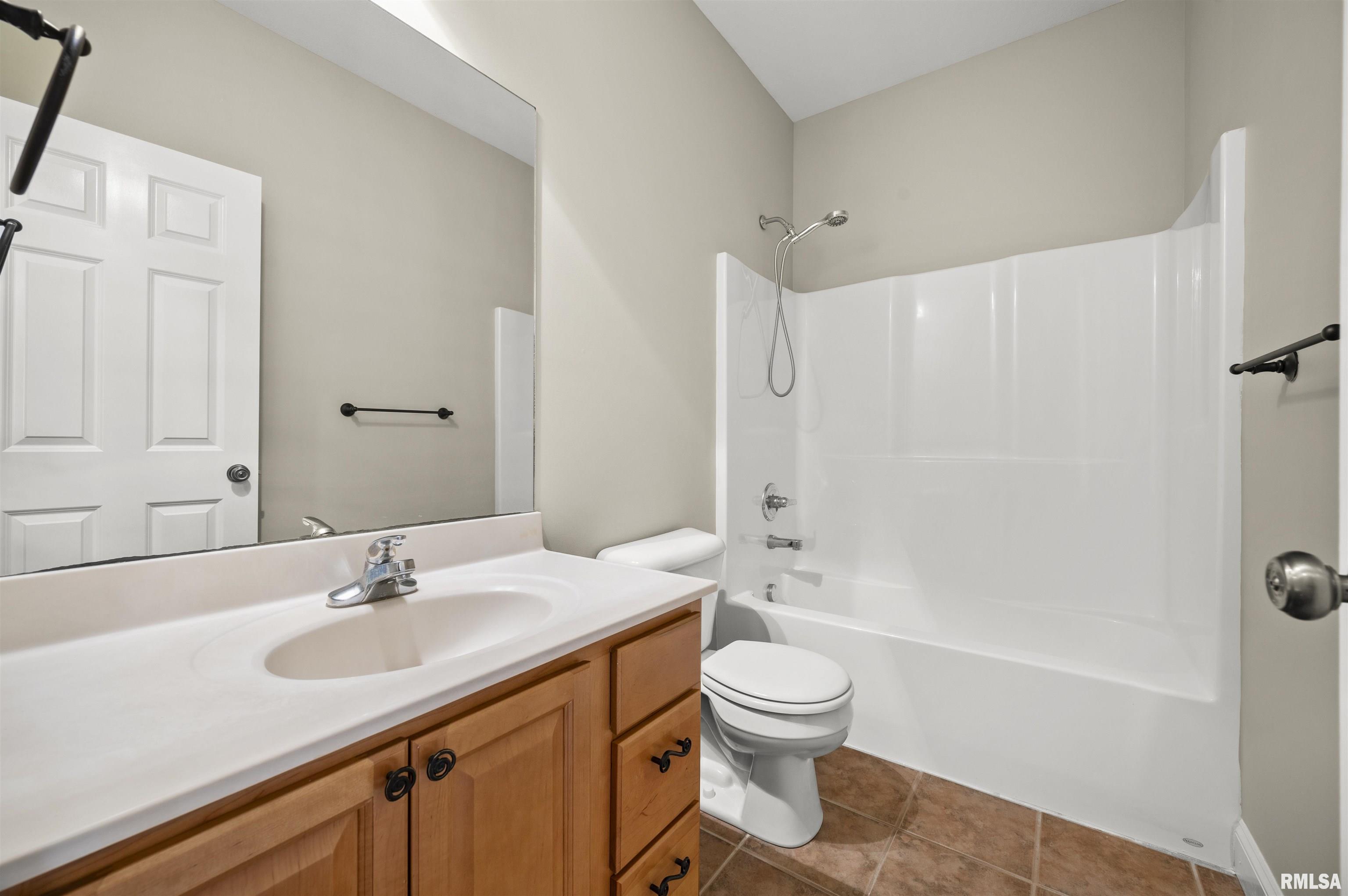 2139 West Geneva Road Peoria, IL 61615 - Photo 24 of 33 Gallery Image 24