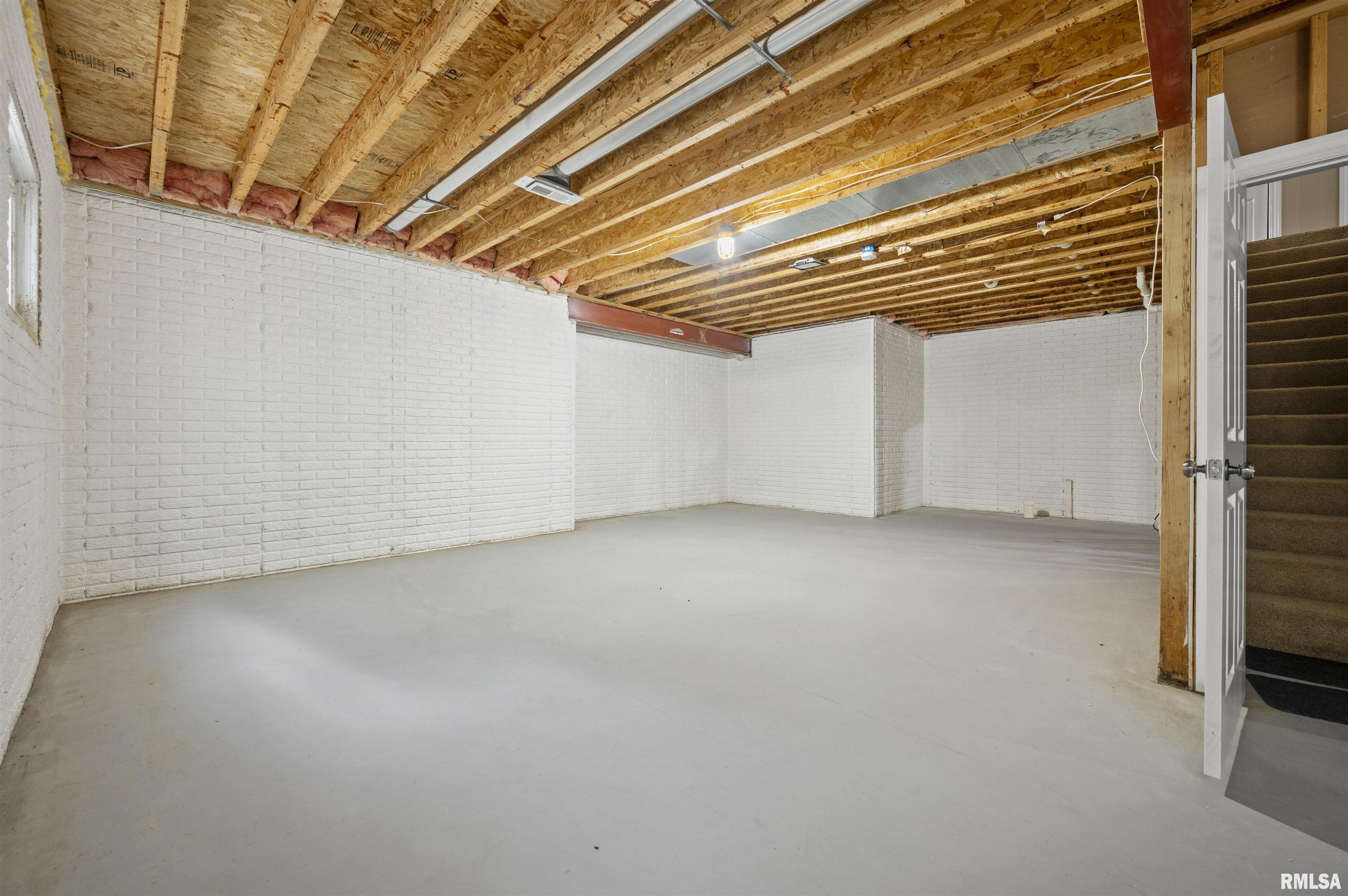 2139 West Geneva Road Peoria, IL 61615 - Photo 26 of 33 Gallery Image 26