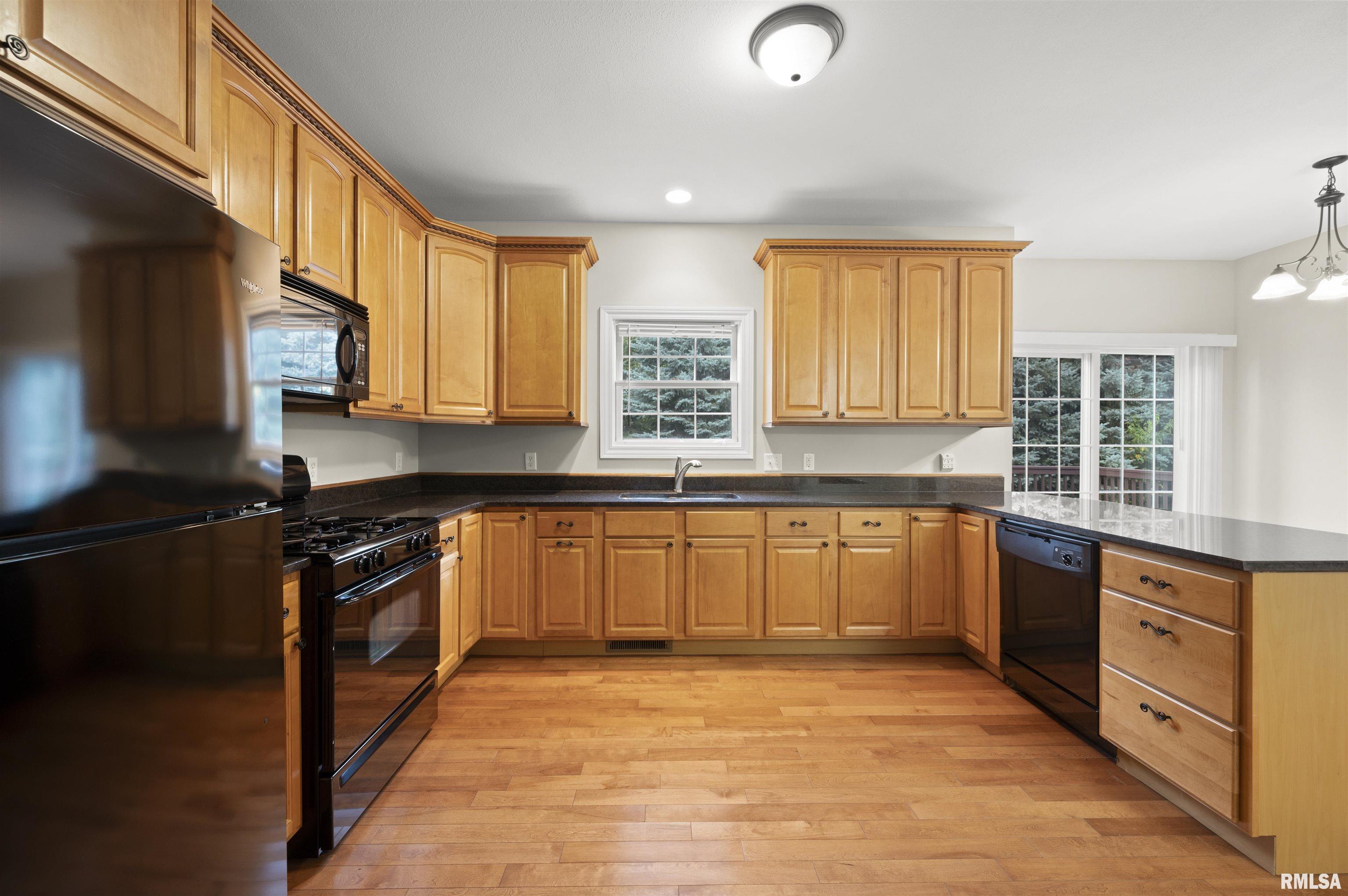 2139 West Geneva Road Peoria, IL 61615 - Photo 10 of 33 Gallery Image 10