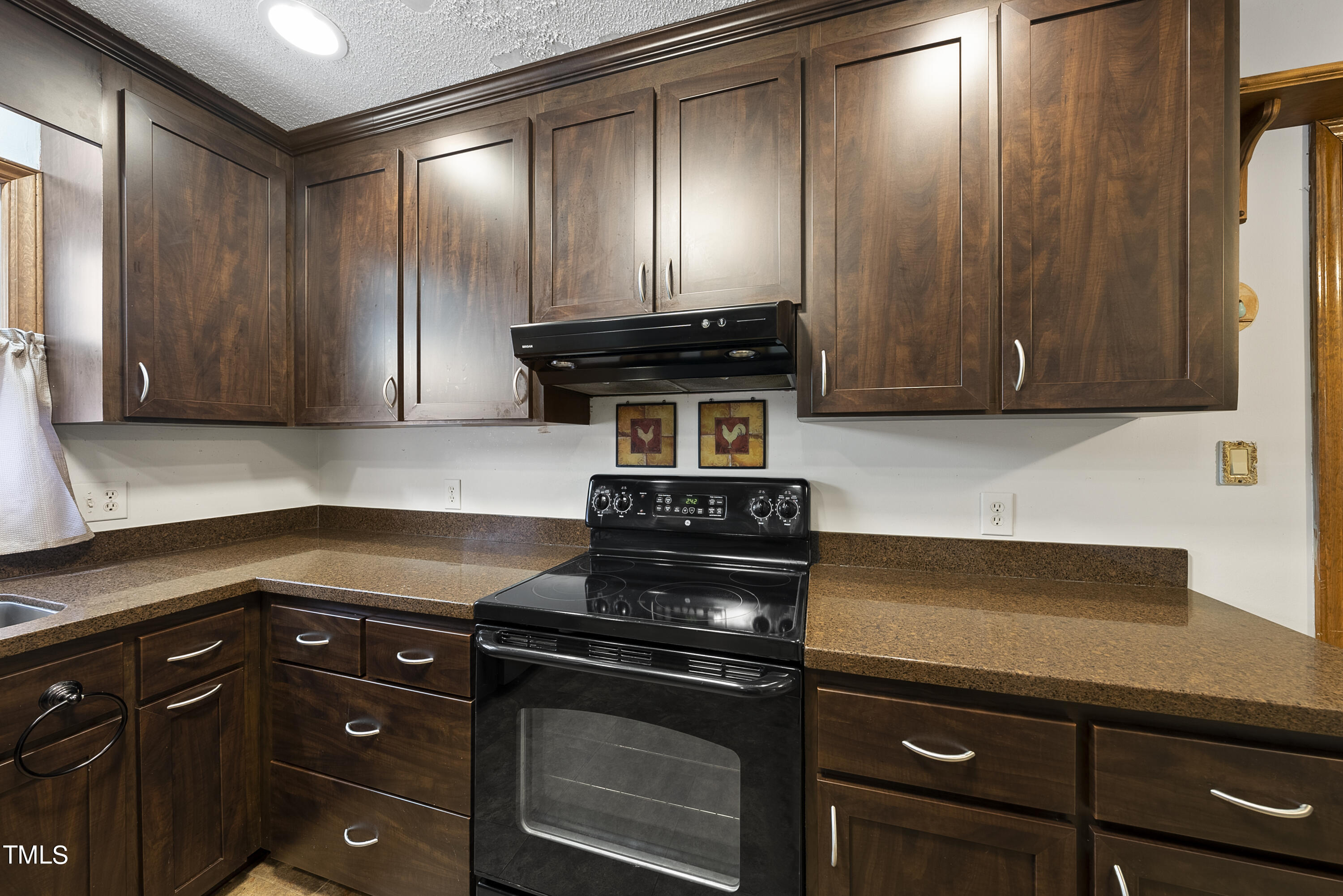 204 Southwest Maynard Road Cary, NC 27511 - Photo 9 of 24 DSC04845