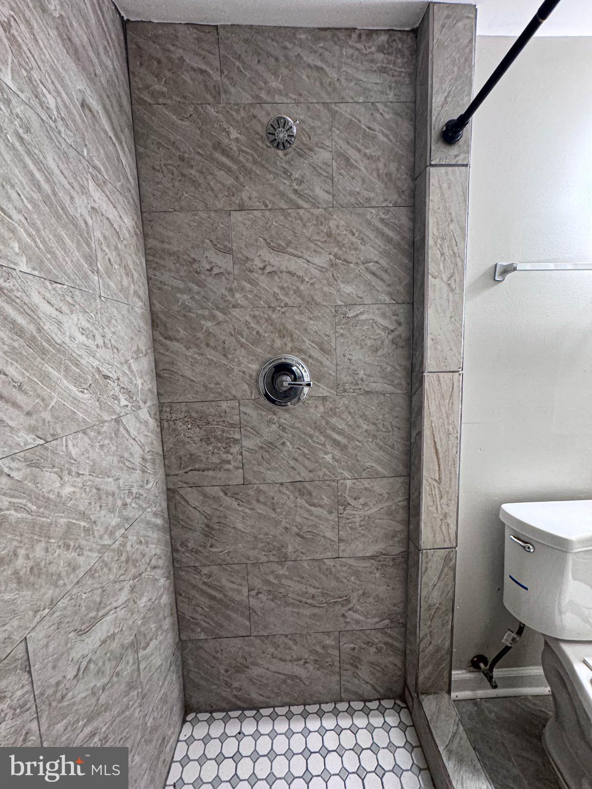 4630 Hillside Road Southeast Washington, DC 20019 - Photo 2 of 28