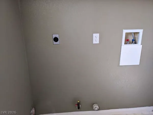 $2,425 | 2009 Clover Path Street, Las Vegas, NV 89128