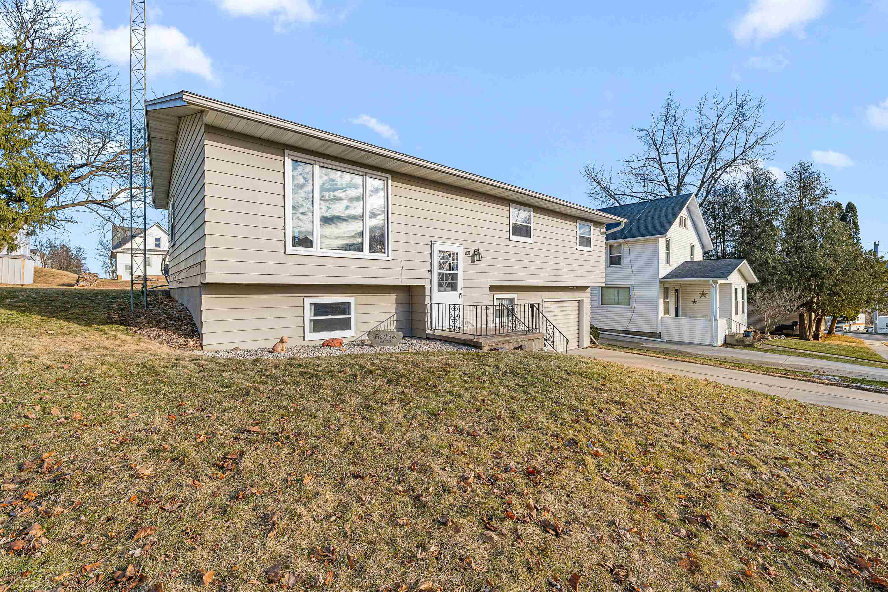 318 Scott Street Cambria, WI 53923 - Photo 3 of 30