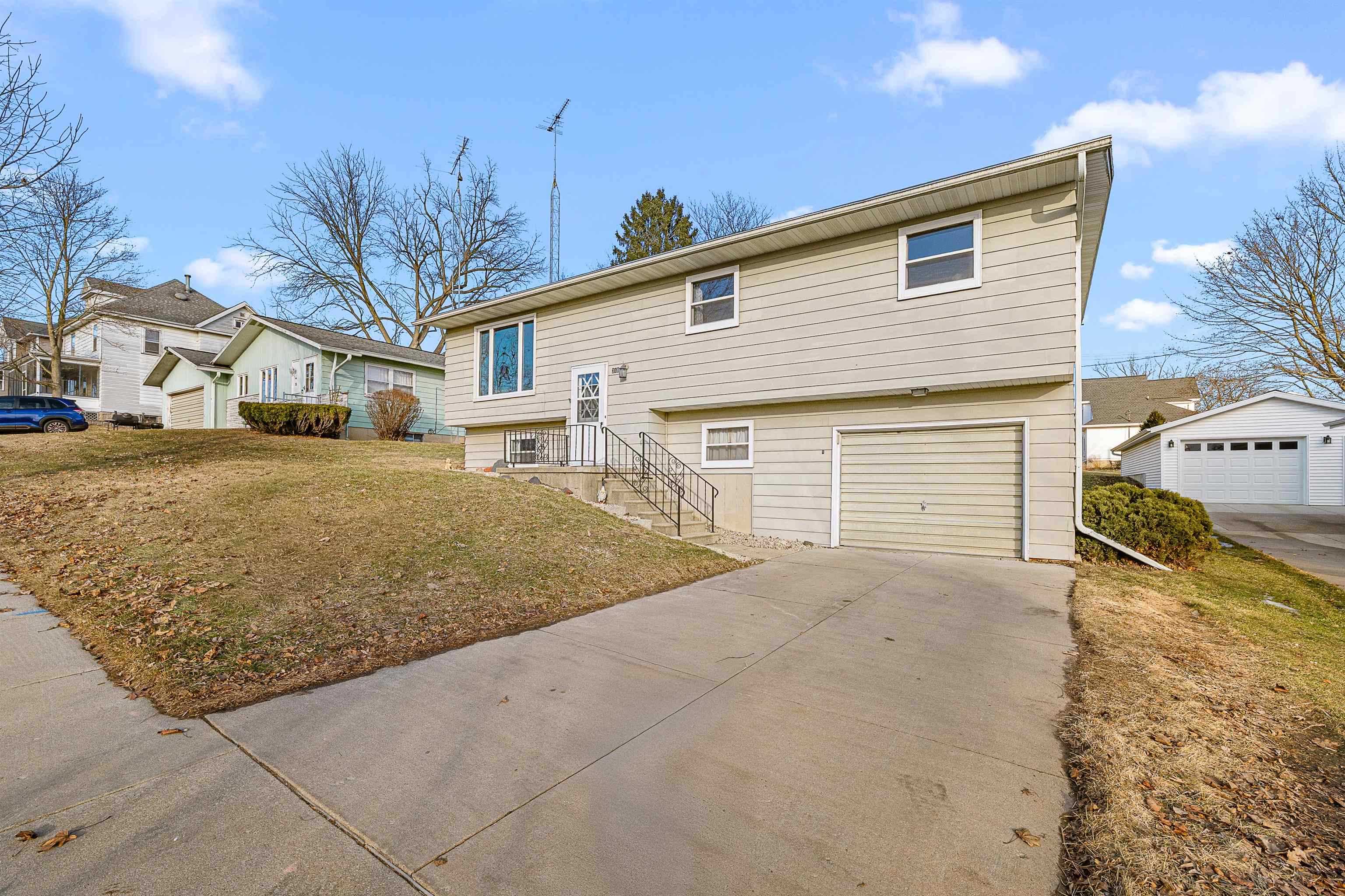 318 Scott Street Cambria, WI 53923 - Photo 4 of 30