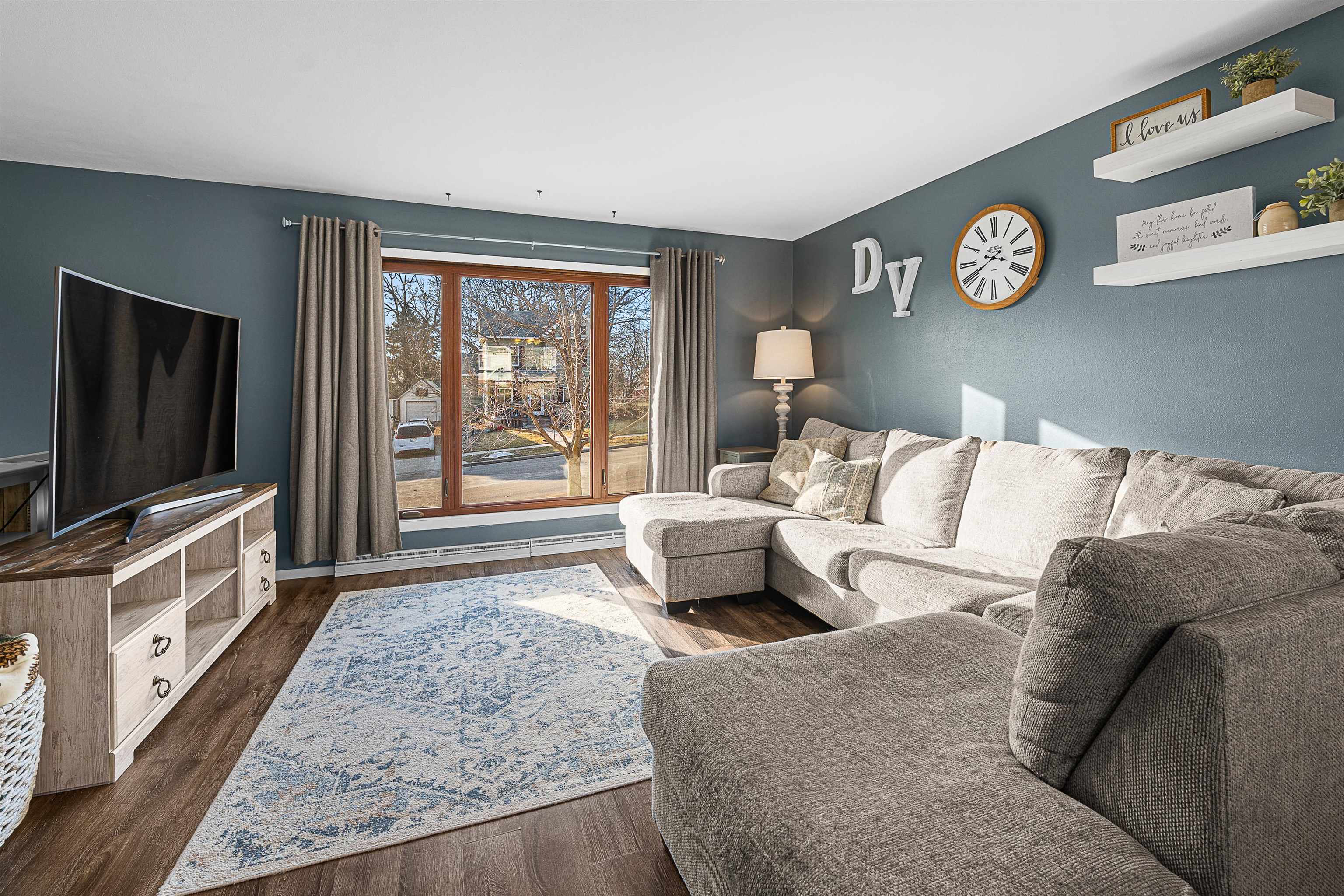 318 Scott Street Cambria, WI 53923 - Photo 6 of 30