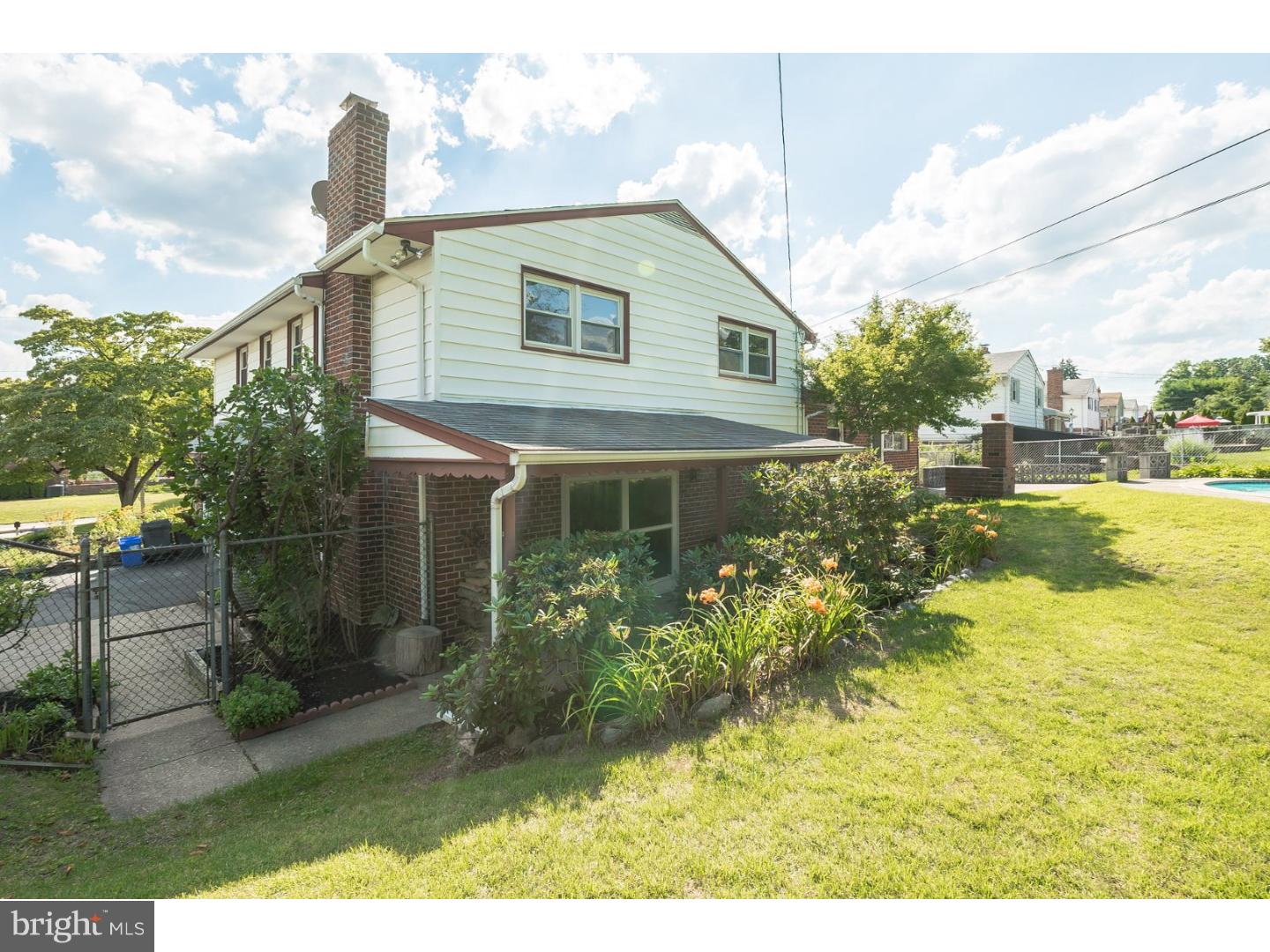 127 Flagstaff Road Philadelphia, PA 19115 - Photo 21 of 25 Exterior Back