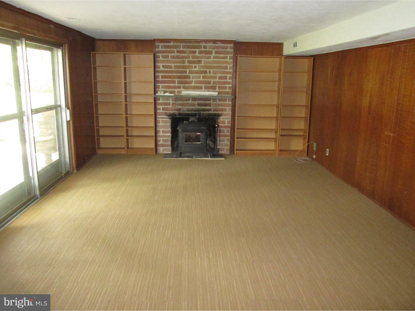 127 Flagstaff Road Philadelphia, PA 19115 - Photo 23 of 25 Family Room