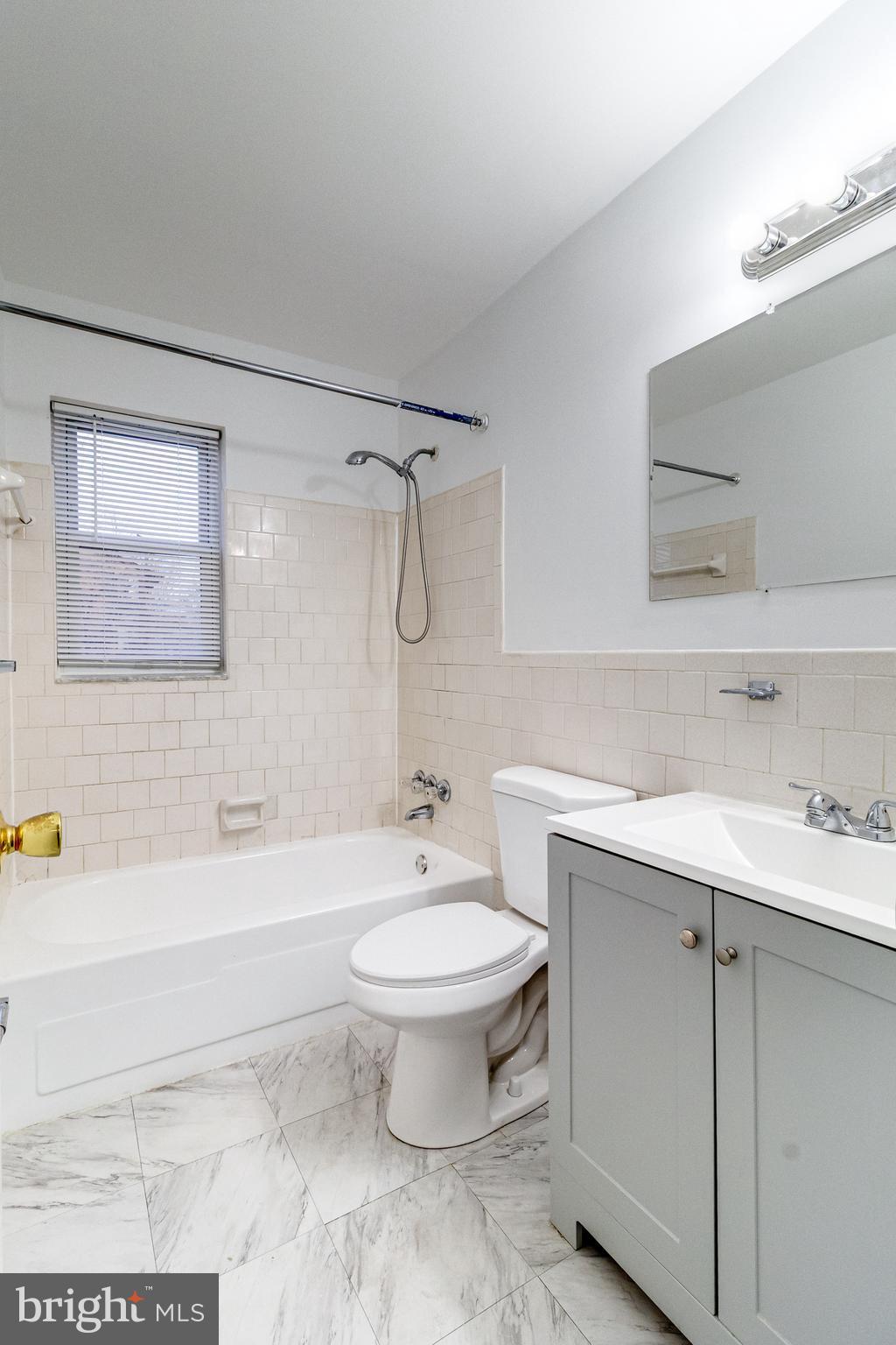 783 Seawall Road Baltimore, MD 21221 - Photo 11 of 27 Full Bath Upper Level