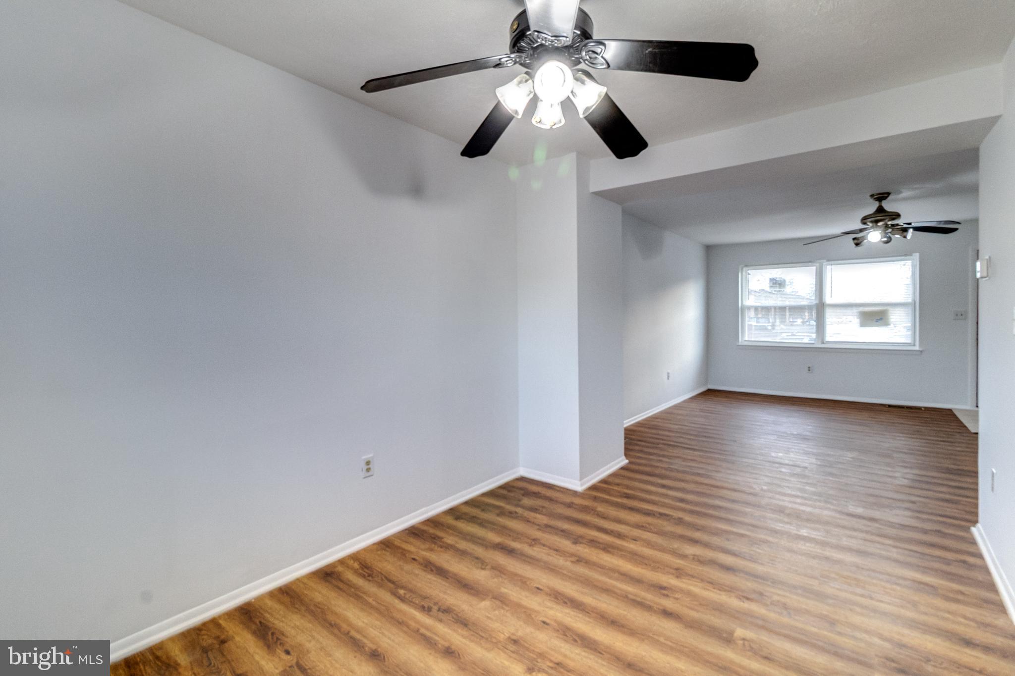 783 Seawall Road Baltimore, MD 21221 - Photo 7 of 27 Living Room