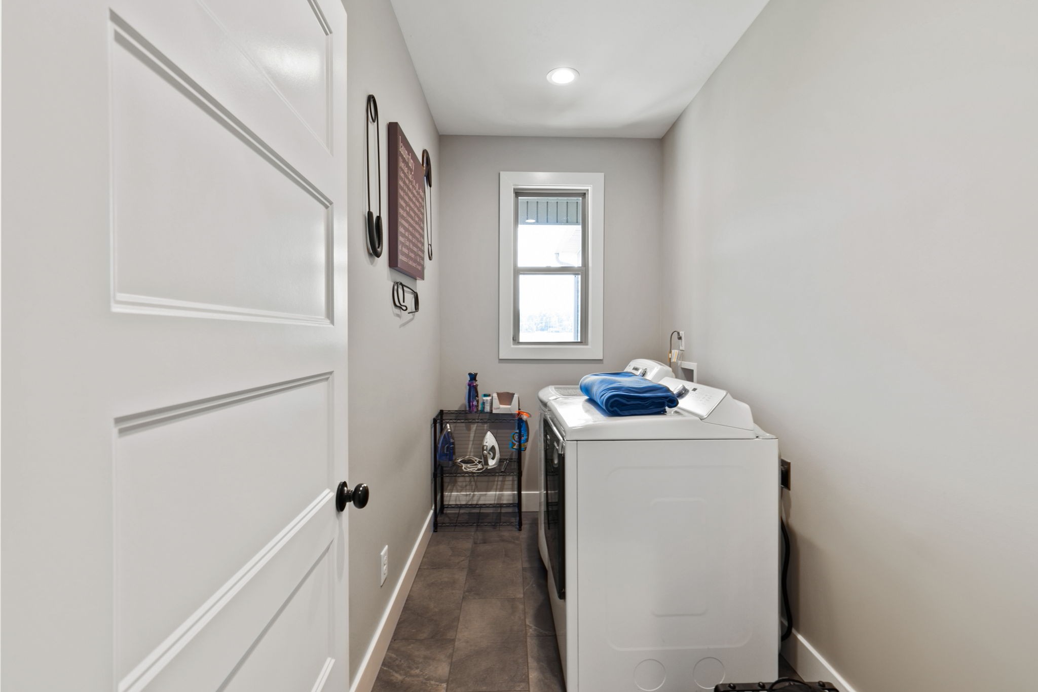 5651 Flewellyn Road Springfield, TN 37172 - Photo 30 of 55 a utility room with dryer and washer