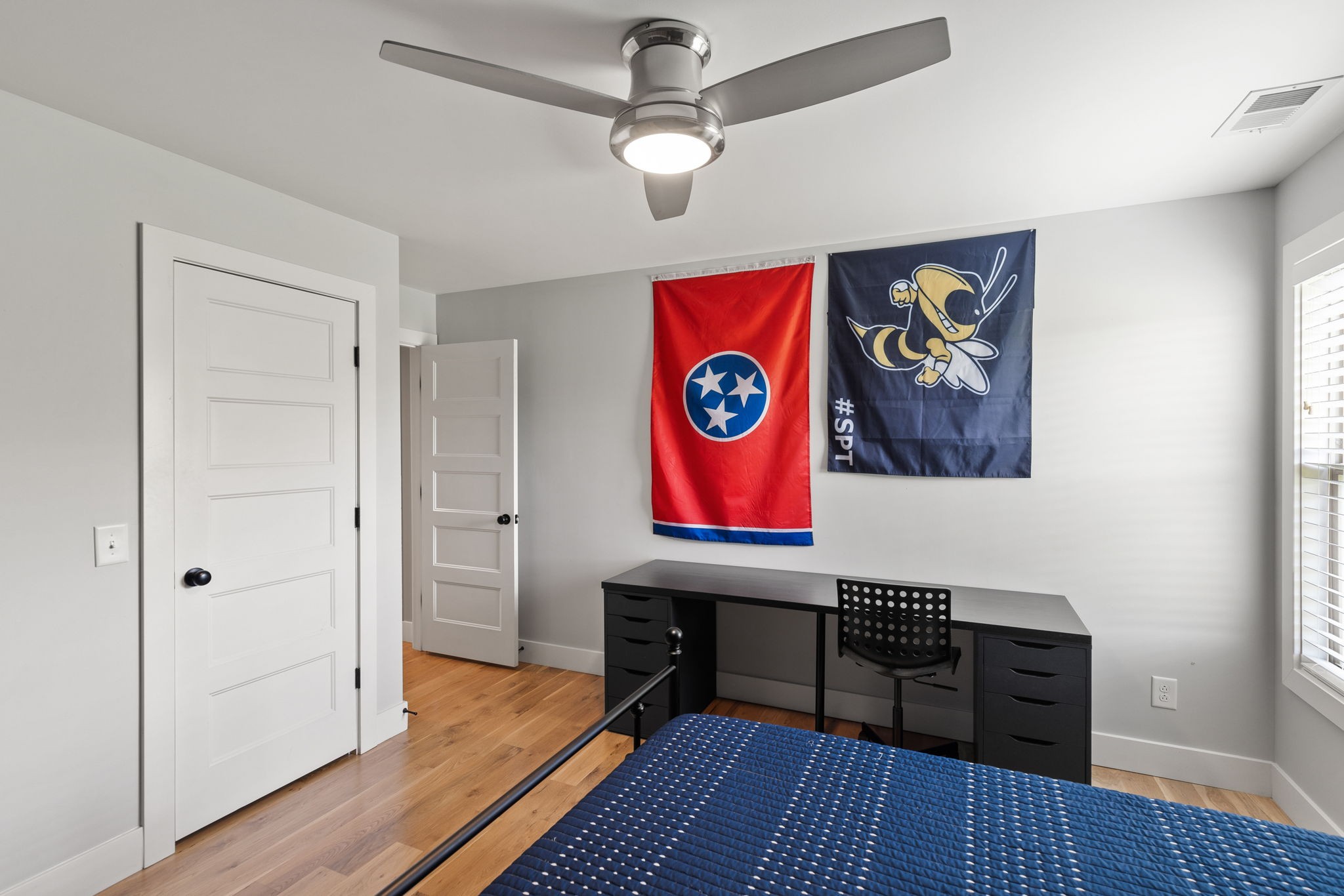 5651 Flewellyn Road Springfield, TN 37172 - Photo 38 of 55 a view of a workspace with furniture and wooden floor