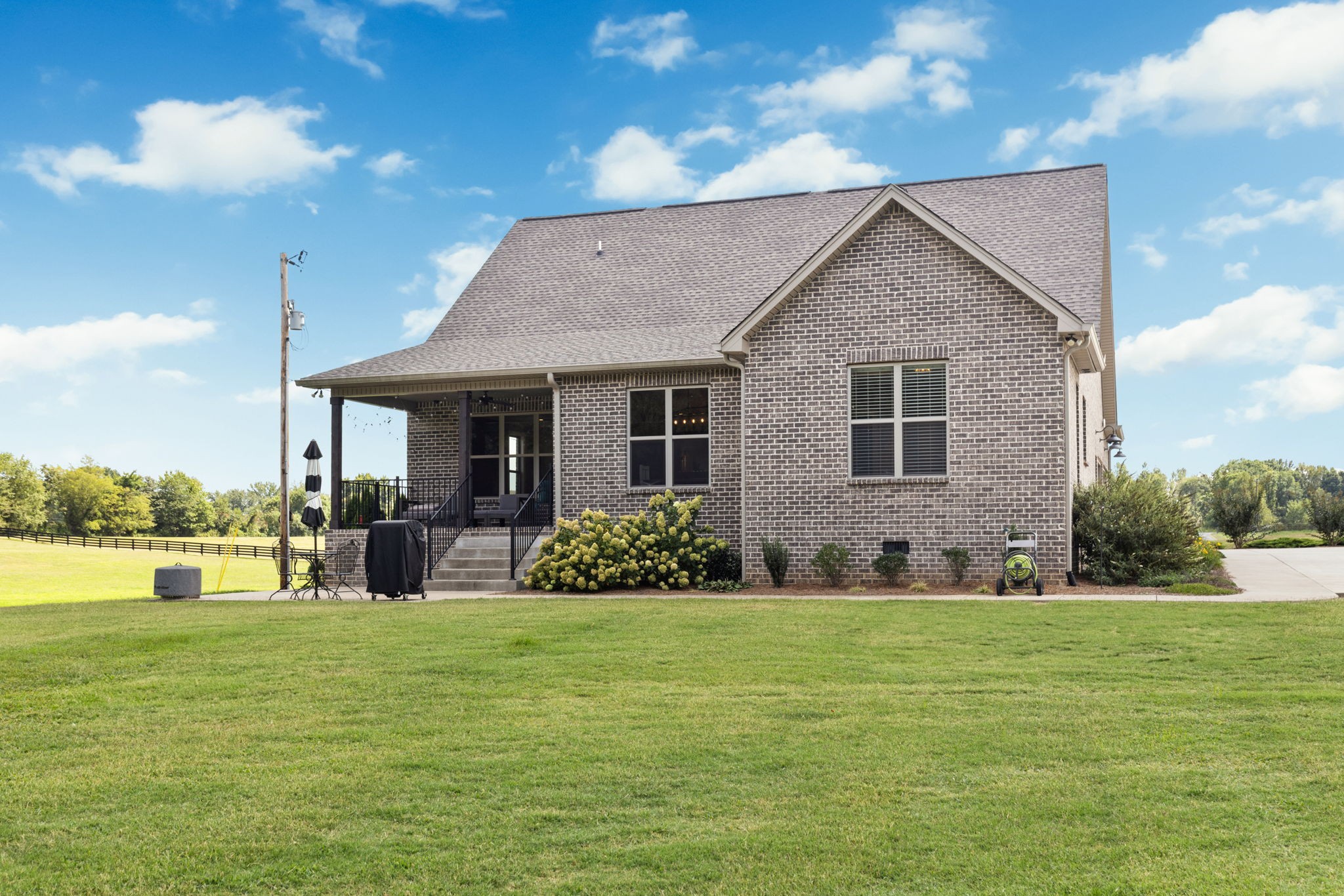 5651 Flewellyn Road Springfield, TN 37172 - Photo 51 of 55 a front view of house with yard and green space