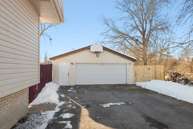 $265,000 | 16380 Terry Lane, Oak Forest, IL 60452