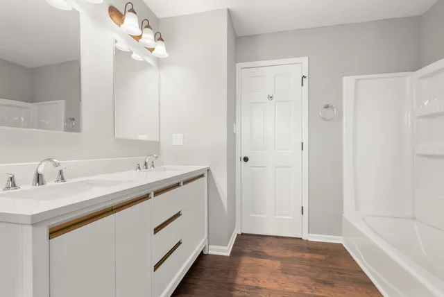 $265,000 | 16380 Terry Lane, Oak Forest, IL 60452