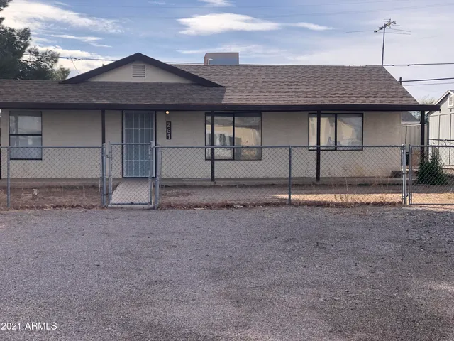 $1,400 | 261 West Lindbergh Avenue, Coolidge, AZ 85128