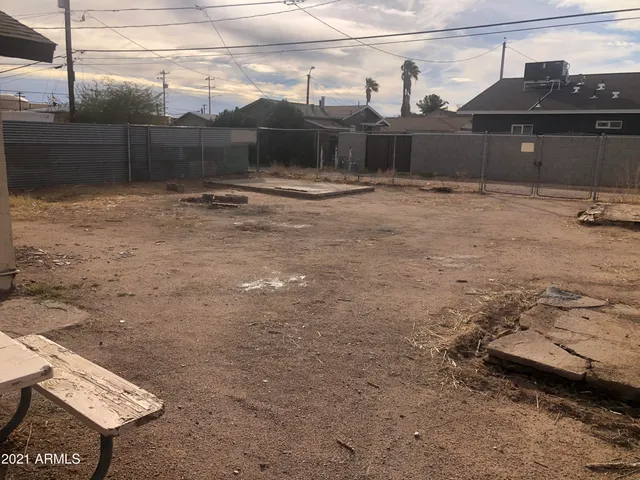 $1,400 | 261 West Lindbergh Avenue, Coolidge, AZ 85128