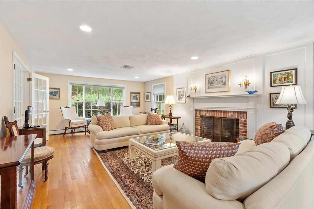 19 Huntingdon Road Lynnfield, MA 01940 - Photo 12 of 39