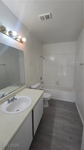 $1,250 | 5181 West Pioneer Avenue, Unit 203, Las Vegas, NV 89146