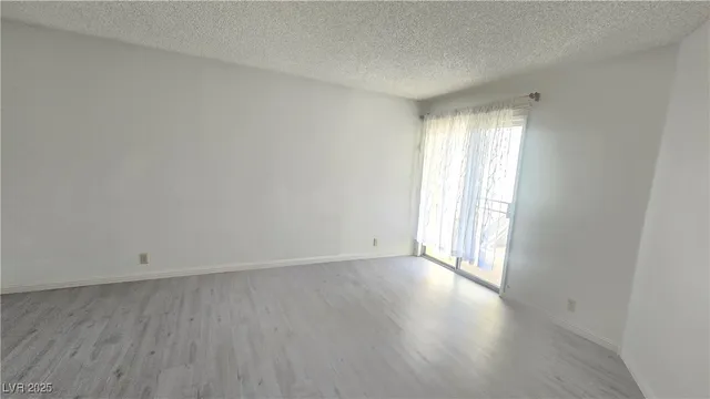 $1,250 | 5181 West Pioneer Avenue, Unit 203, Las Vegas, NV 89146