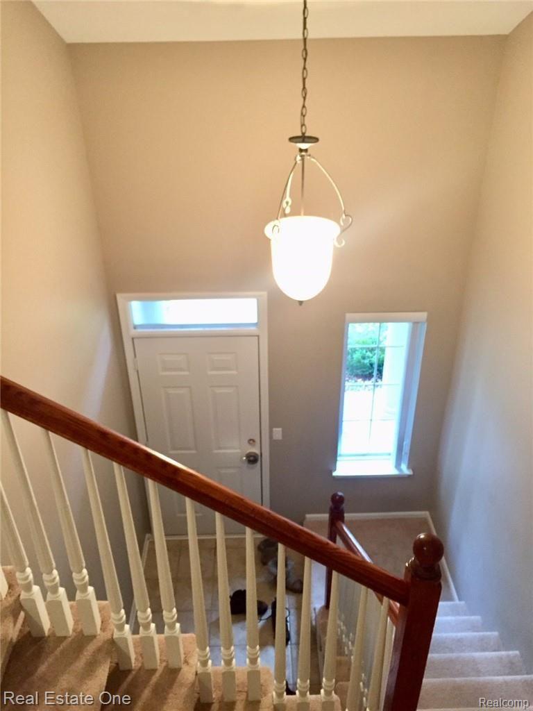 3571 Oakmonte Boulevard Rochester, MI 48306 - Photo 21 of 32 Dramatic foyer entrance
