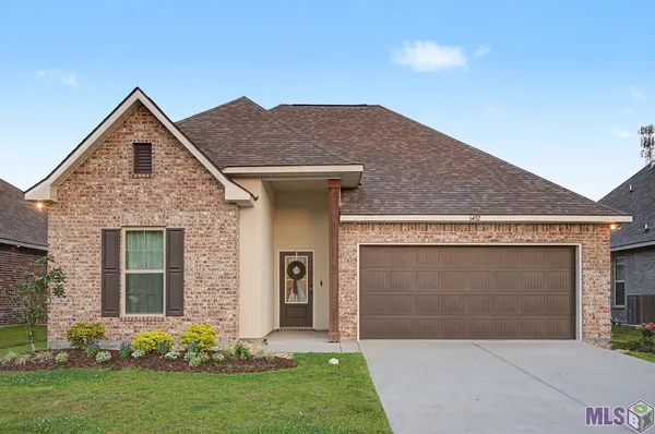$330,000 | 6492 Island Edge Drive, Gonzales, LA 70737