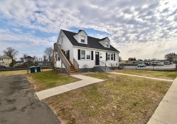 $2,750 | 153 Bosworth Street, Unit 1, West Springfield, MA 01089