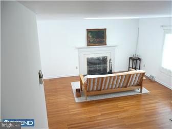 3 Casho Mill Road Newark, DE 19711 - Photo 5 of 10 Living Room