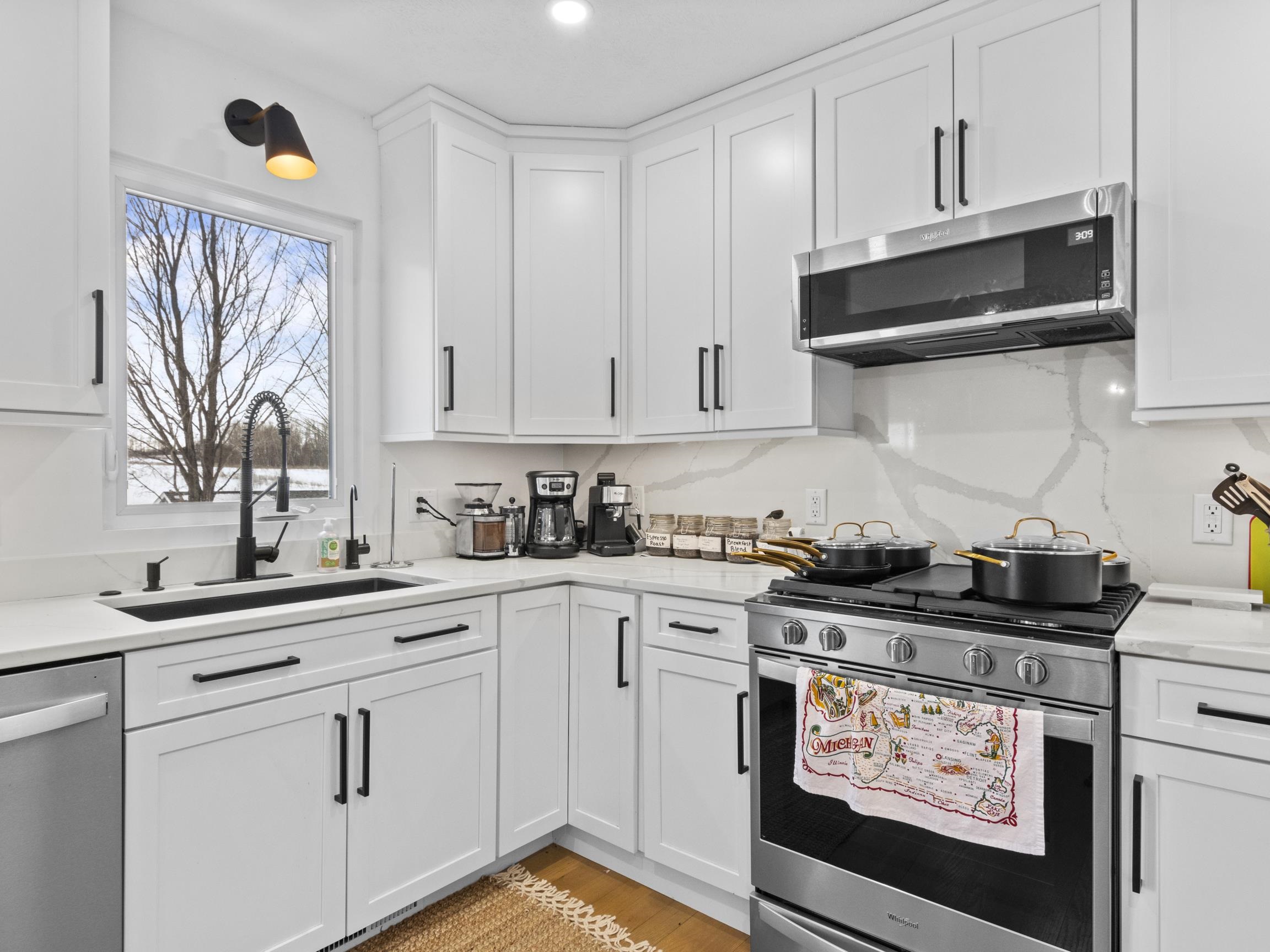 3836 Old Mission Road Traverse City, MI 49686 - Photo 14 of 46