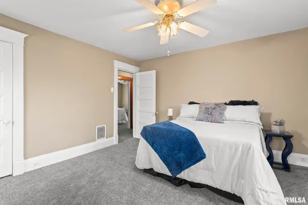 $185,000 | 1014 West College Avenue, Jacksonville, IL 62650