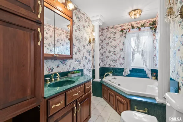 $185,000 | 1014 West College Avenue, Jacksonville, IL 62650