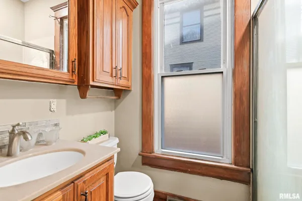 $185,000 | 1014 West College Avenue, Jacksonville, IL 62650