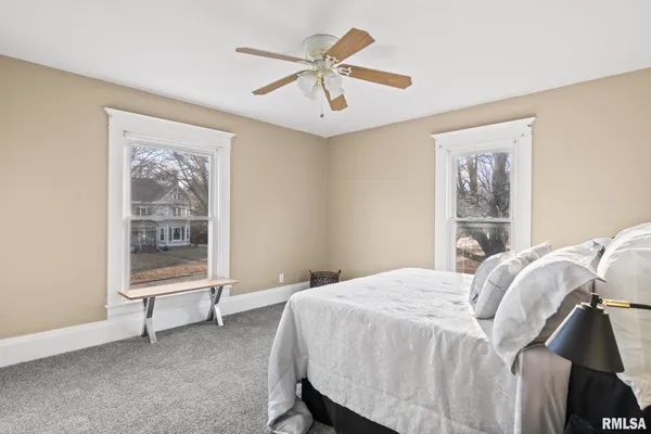 $185,000 | 1014 West College Avenue, Jacksonville, IL 62650