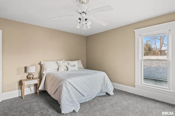 $185,000 | 1014 West College Avenue, Jacksonville, IL 62650