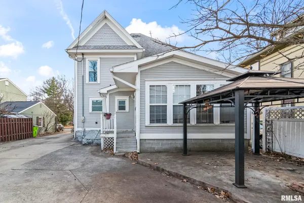 $185,000 | 1014 West College Avenue, Jacksonville, IL 62650