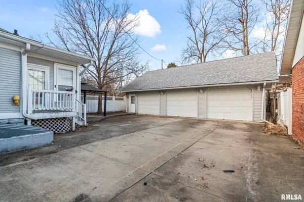 $185,000 | 1014 West College Avenue, Jacksonville, IL 62650