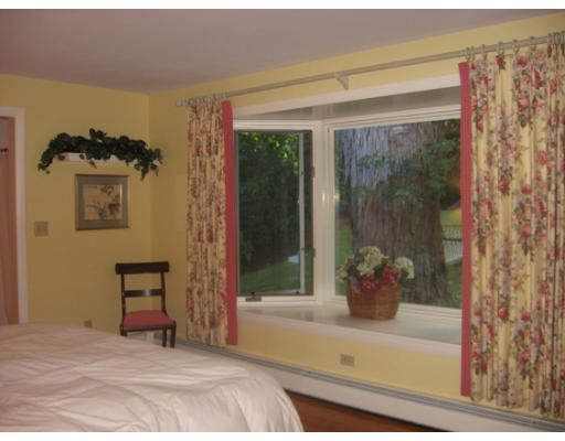 70 Spring Street Shrewsbury, MA 01545 - Photo 16 of 30 Gallery Image 16