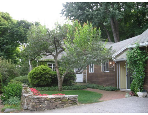 70 Spring Street Shrewsbury, MA 01545 - Photo 3 of 30 Gallery Image 3