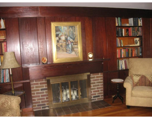 70 Spring Street Shrewsbury, MA 01545 - Photo 8 of 30 Gallery Image 8