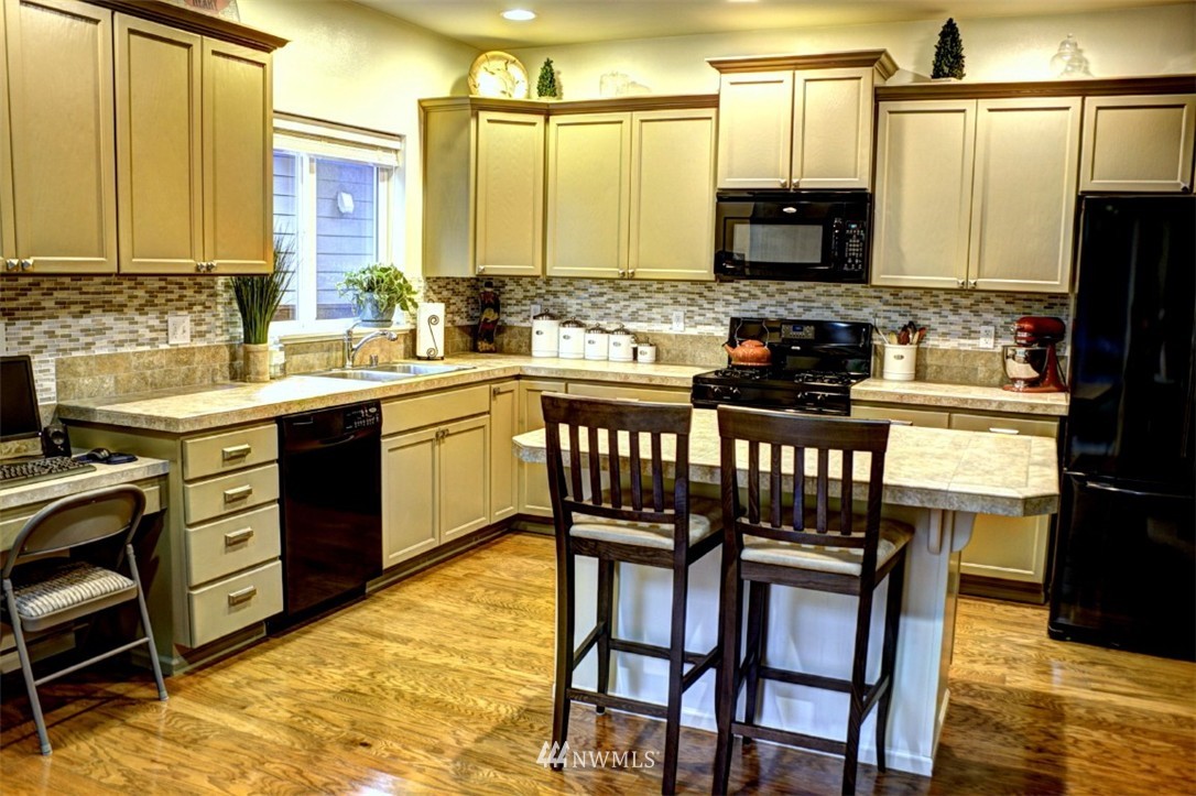 1229 231st Street Southwest Bothell, WA 98021 - Photo 5 of 21