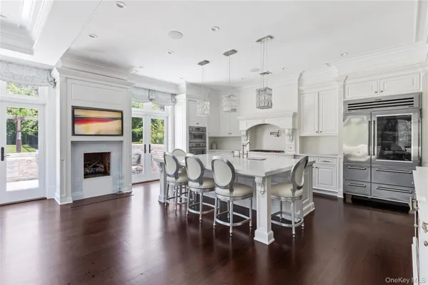 $23,500,000 | 9 Hicks Lane, Sands Point, NY 11050