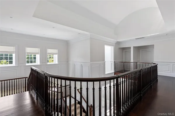 $23,500,000 | 9 Hicks Lane, Sands Point, NY 11050