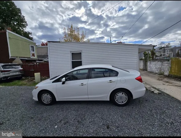 $1,600 | 614 Minor Street, Reading, PA 19602