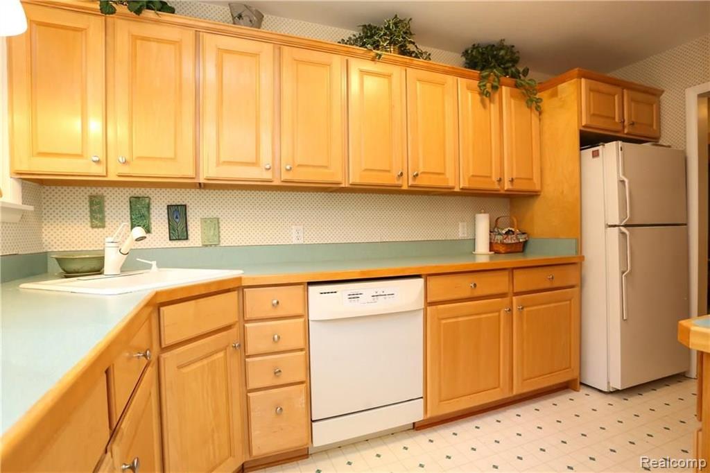 1936 Franklin Road Berkley, MI 48072 - Photo 14 of 44
