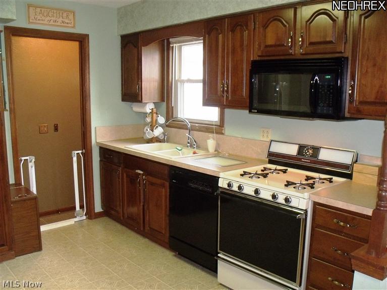 390 Orchardview Road Independence, OH 44131 - Photo 6 of 23 Gallery Image 6
