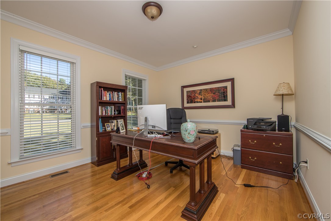 13711 Thorngate Road Midlothian, VA 23113 - Photo 9 of 46 Living Room or home Office.