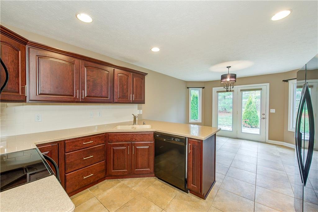 5686 Hall Road Plainfield, IN 46168 - Photo 11 of 39 Gallery Image 11
